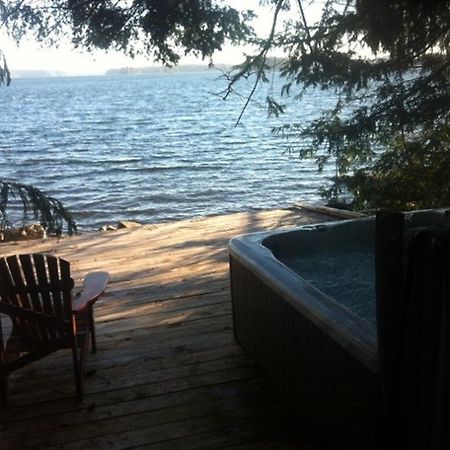 Tofino Stormbay Guest House Екстер'єр фото