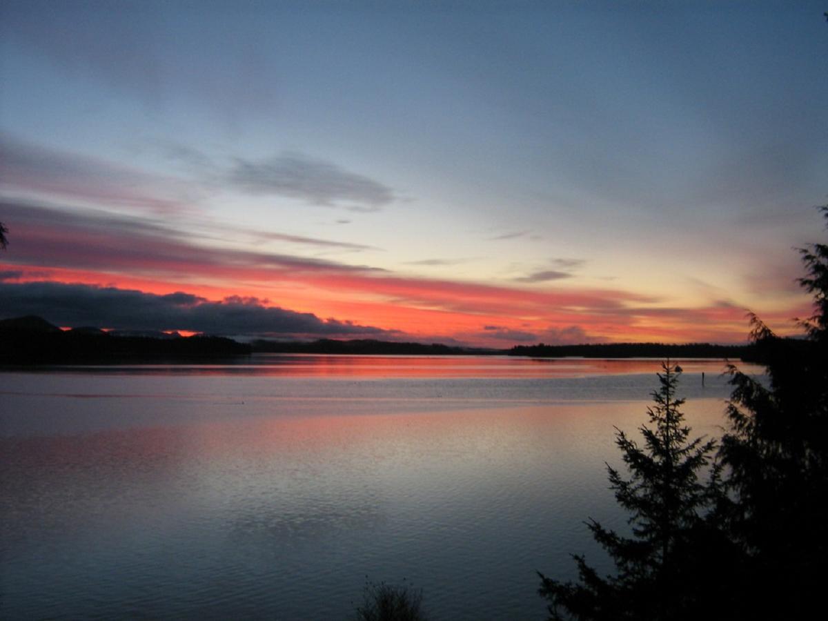 Tofino Stormbay Guest House Екстер'єр фото