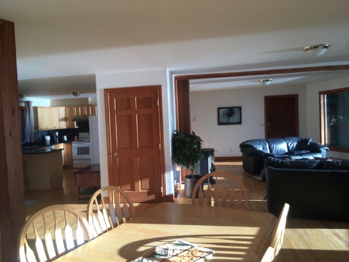 Tofino Stormbay Guest House Екстер'єр фото