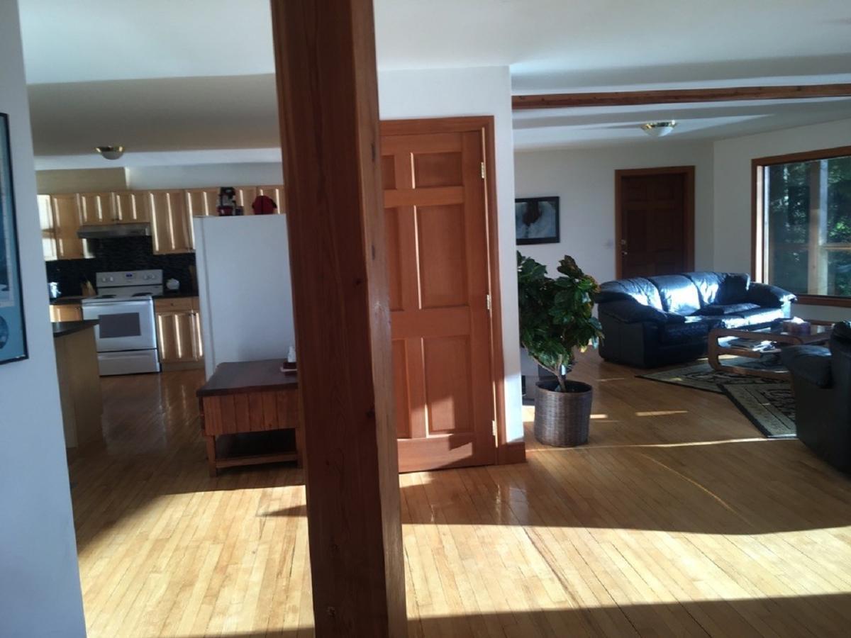 Tofino Stormbay Guest House Екстер'єр фото