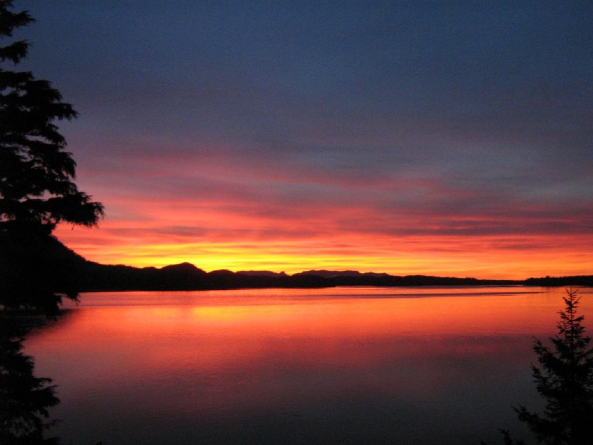 Tofino Stormbay Guest House Екстер'єр фото